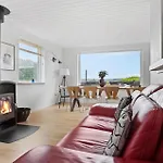 4 Bedroom Gorgeous In Feriehus *