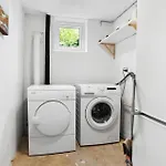 4 Bedroom Gorgeous In Prázdninový dům