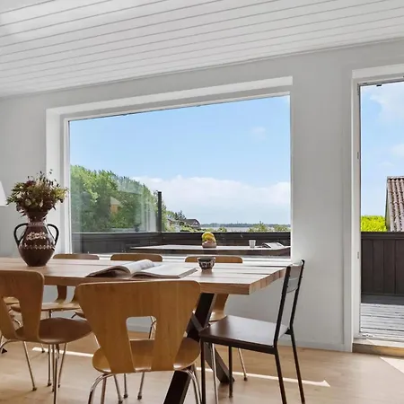 4 Bedroom Gorgeous In Gråsten