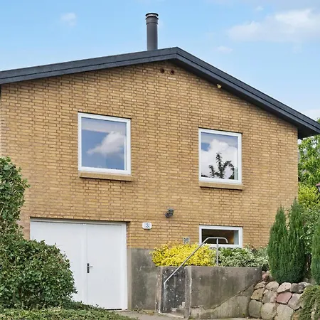 Nyaraló 4 Bedroom Gorgeous In Gråsten