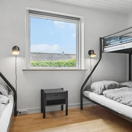 4 Bedroom Gorgeous In Сasa de vacaciones *