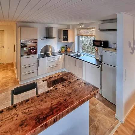 4 Bedroom Gorgeous In Feriehus *