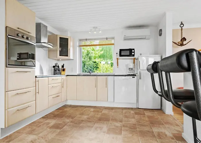 Semesterbostad 4 Bedroom Gorgeous In *