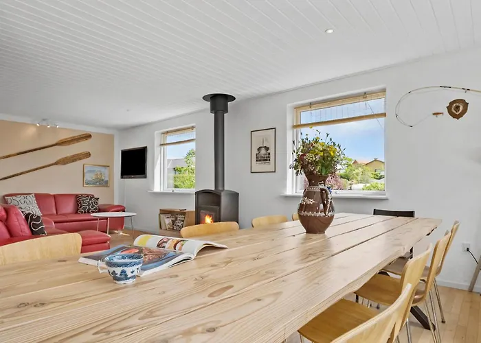 Semesterbostad 4 Bedroom Gorgeous In