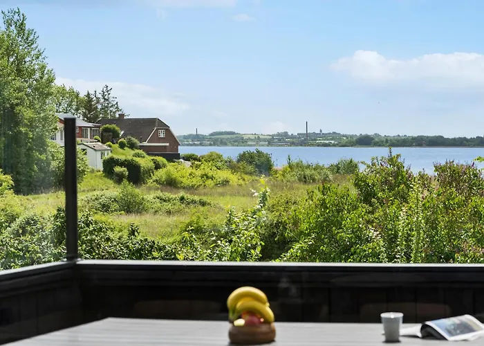 4 Bedroom Gorgeous In Nyaraló Gråsten