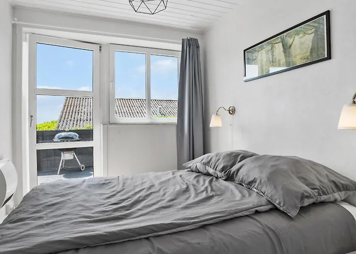 4 Bedroom Gorgeous In *