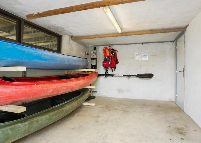 4 Bedroom Gorgeous In Semesterbostad